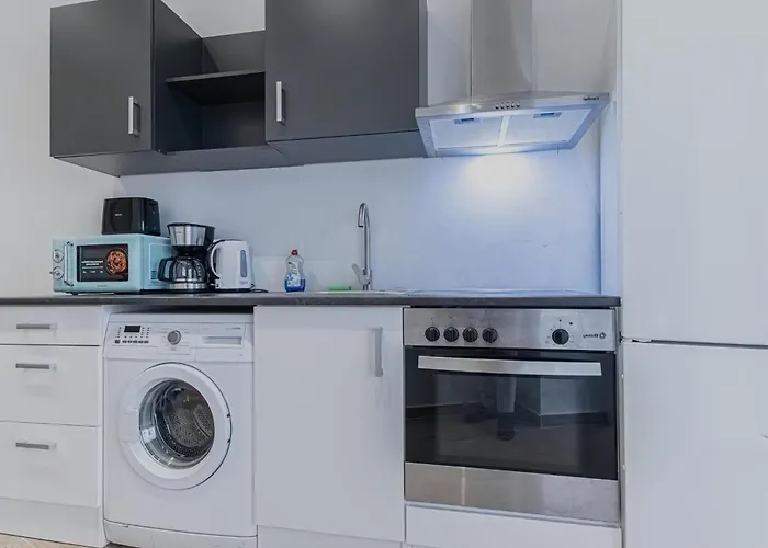 Standard & Simple 2 Neighbouring - 3brs Apartman
