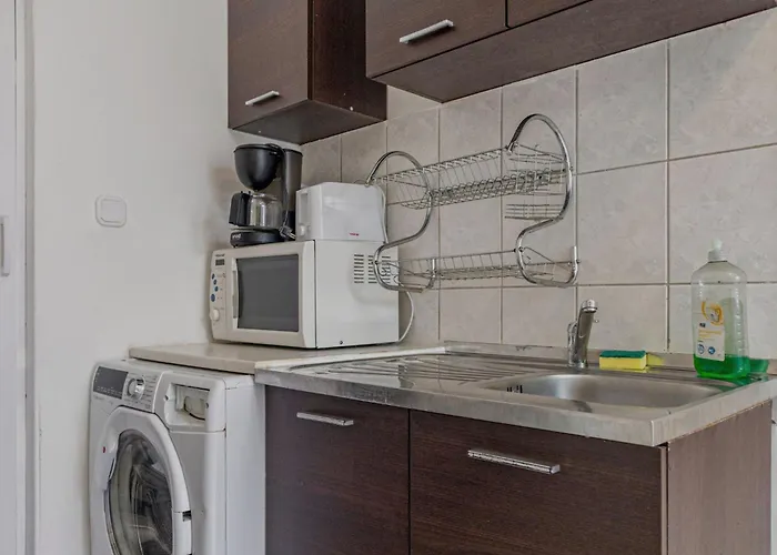 Standard & Simple 2 Neighbouring - 3brs Apartman