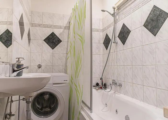 Apartment Standard & Simple 2 Neighbouring - 3brs