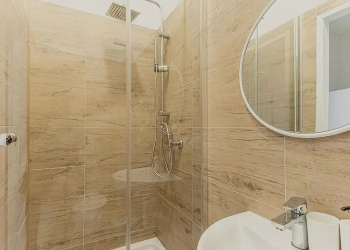 Standard & Simple 2 Neighbouring - 3brs Apartman